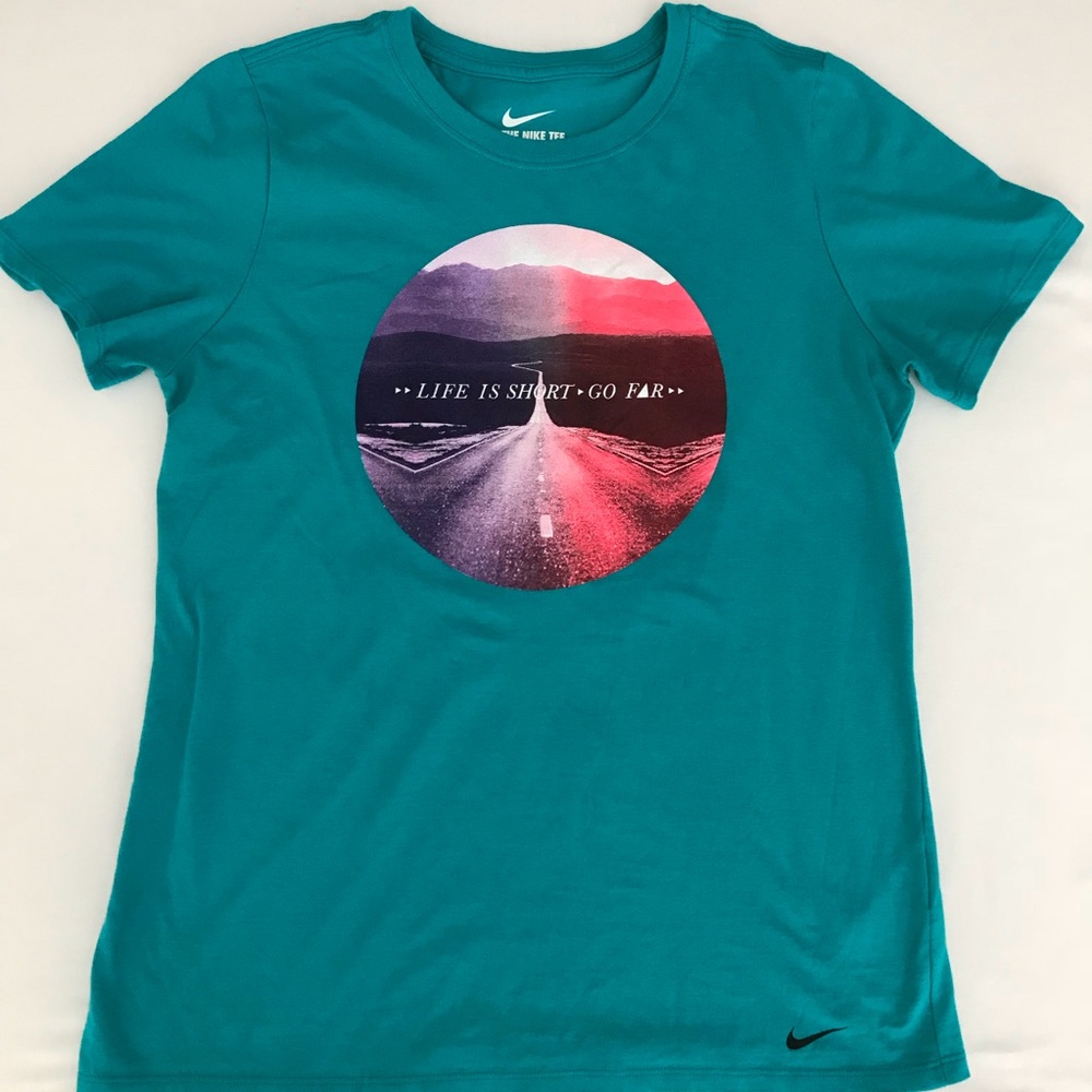 Nike Women’s T-shirt logo “life is short go far”